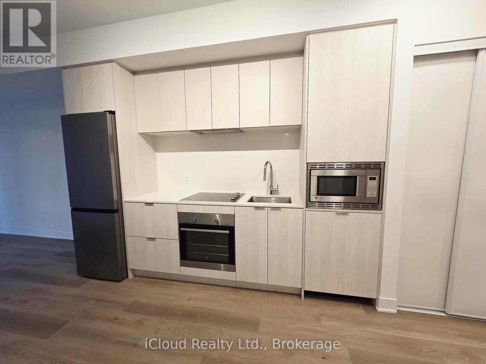 












306 - 86 DUNDAS STREET E

,
Mississauga (Cooksville),




Ontario
L5A0B1

