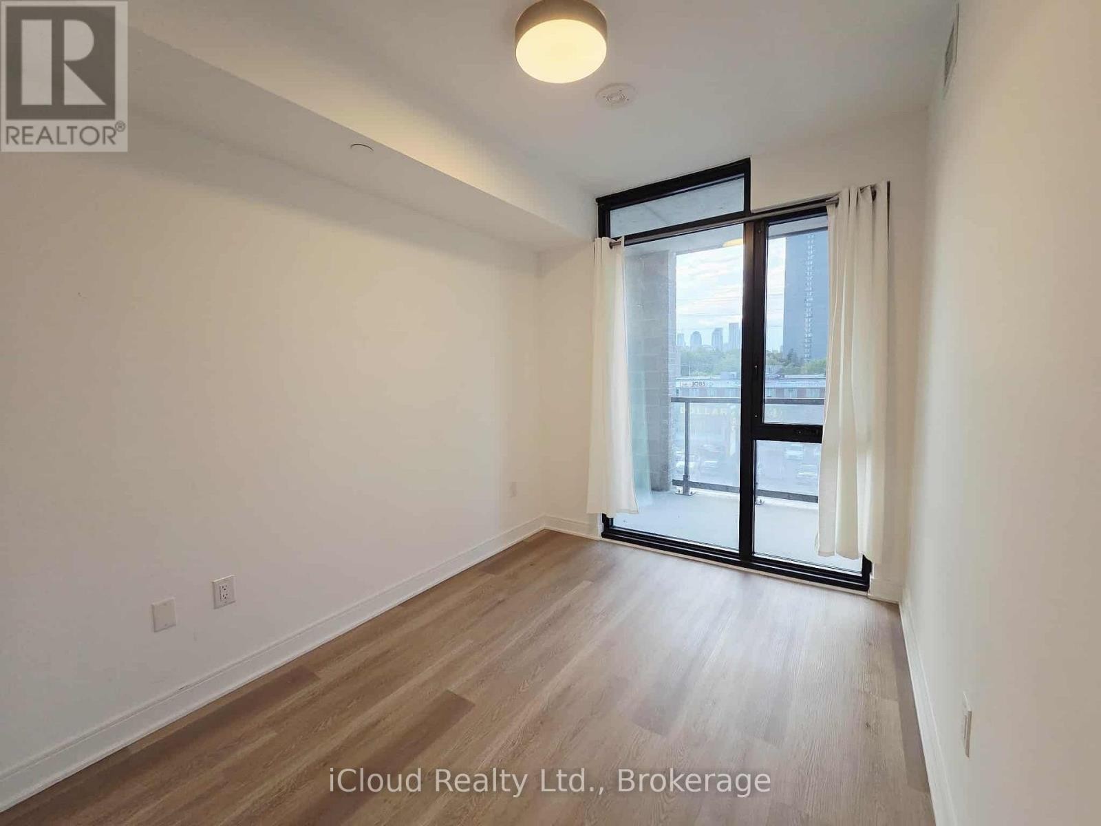 












306 - 86 DUNDAS STREET E

,
Mississauga (Cooksville),




Ontario
L5A0B1

