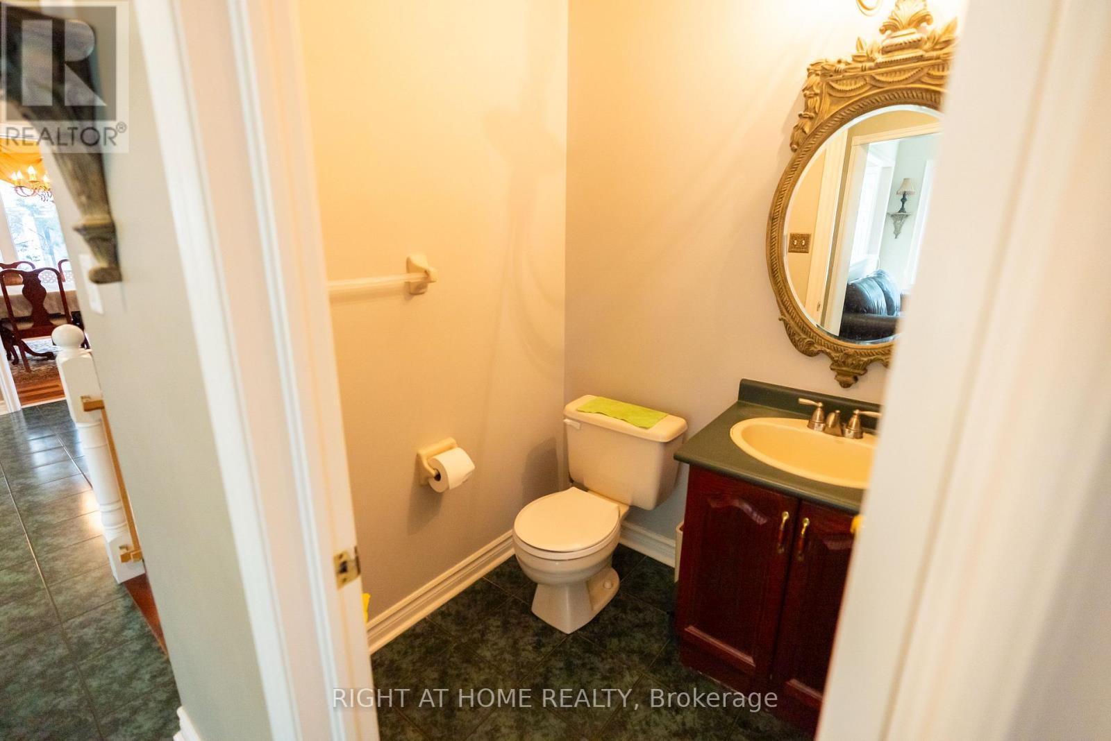 












2427 ERIN CENTRE BOULEVARD

,
Mississauga (Central Erin Mills),




Ontario
L5M5B3

