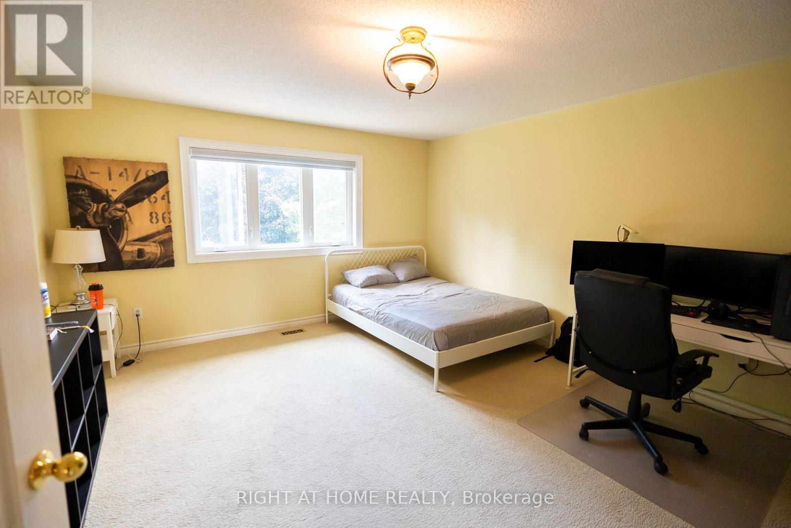 












2427 ERIN CENTRE BOULEVARD

,
Mississauga (Central Erin Mills),




Ontario
L5M5B3

