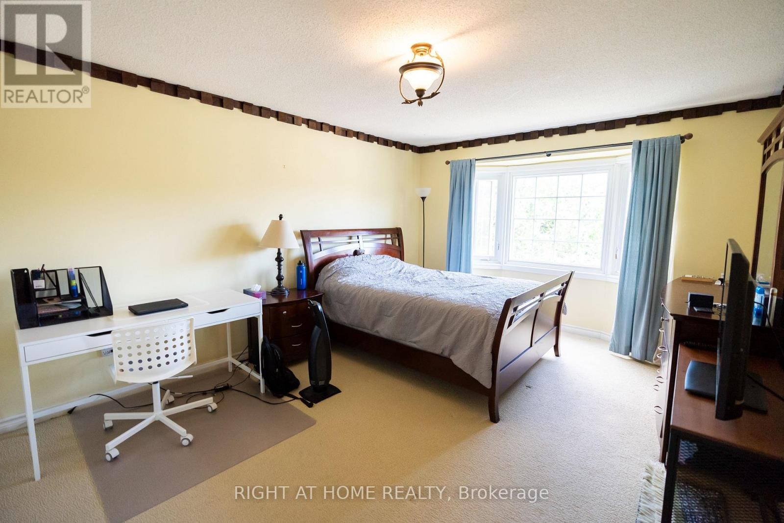 












2427 ERIN CENTRE BOULEVARD

,
Mississauga (Central Erin Mills),




Ontario
L5M5B3

