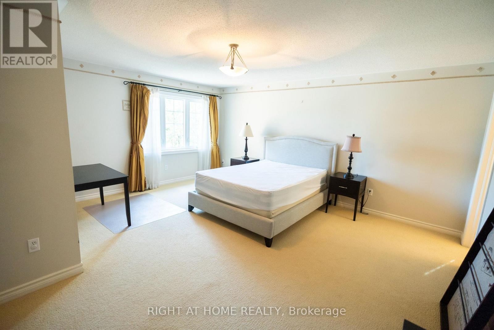 












2427 ERIN CENTRE BOULEVARD

,
Mississauga (Central Erin Mills),




Ontario
L5M5B3

