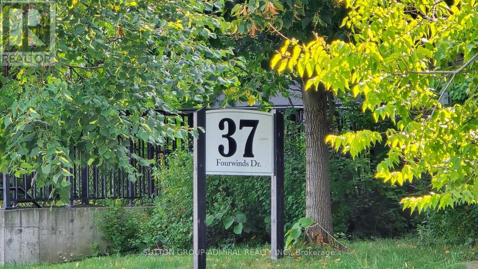 












91 - 37 FOUR WINDS DRIVE

,
Toronto (York University Heights),




Ontario
M3J1K7

