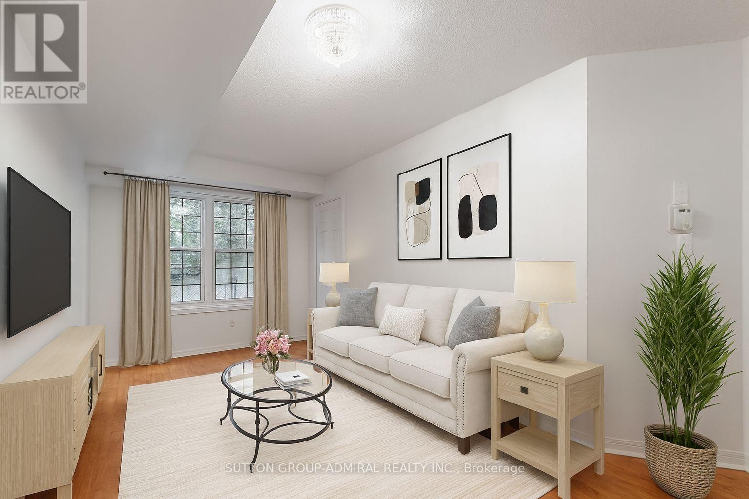 












91 - 37 FOUR WINDS DRIVE

,
Toronto (York University Heights),




Ontario
M3J1K7

