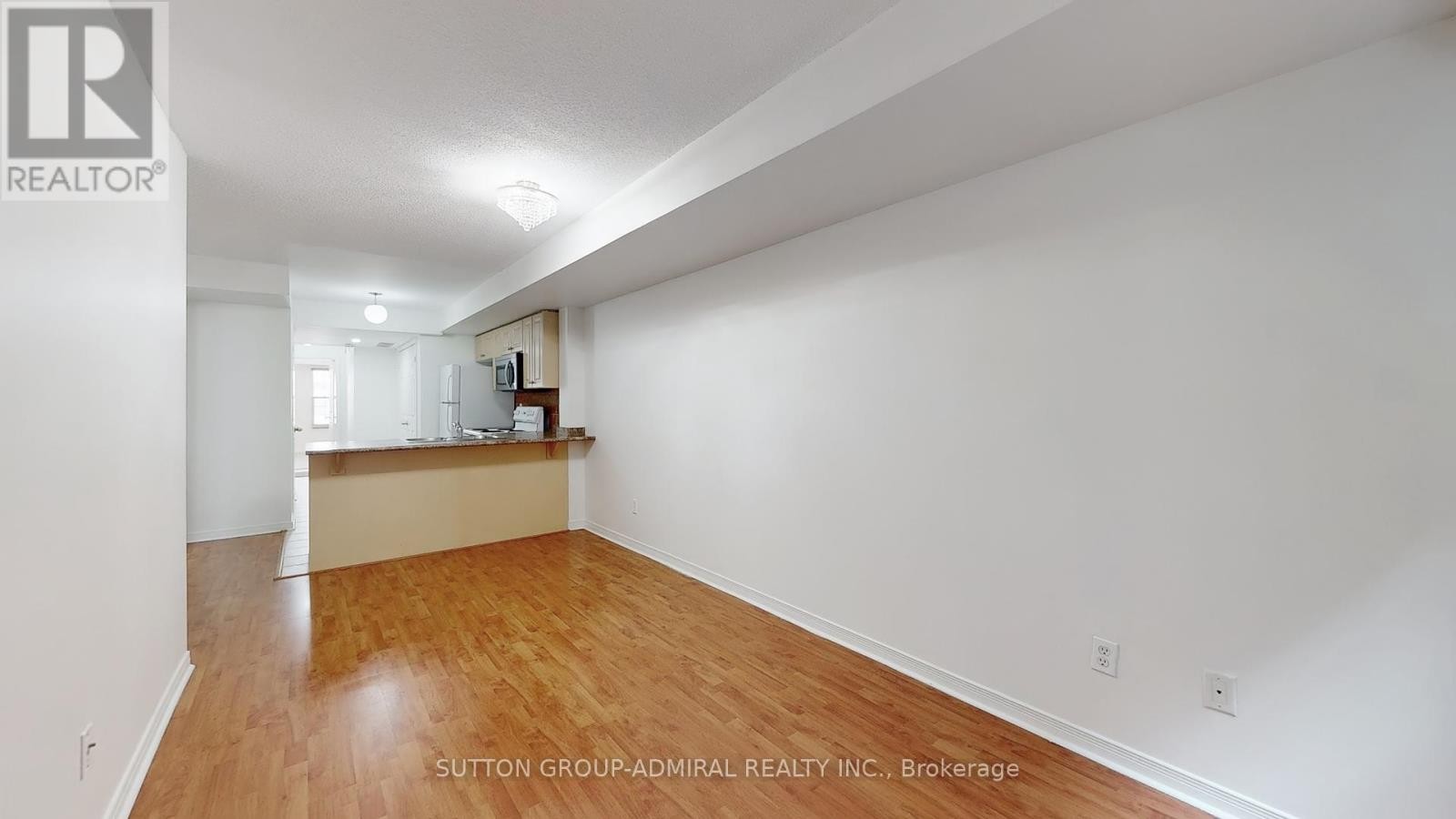 












91 - 37 FOUR WINDS DRIVE

,
Toronto (York University Heights),




Ontario
M3J1K7

