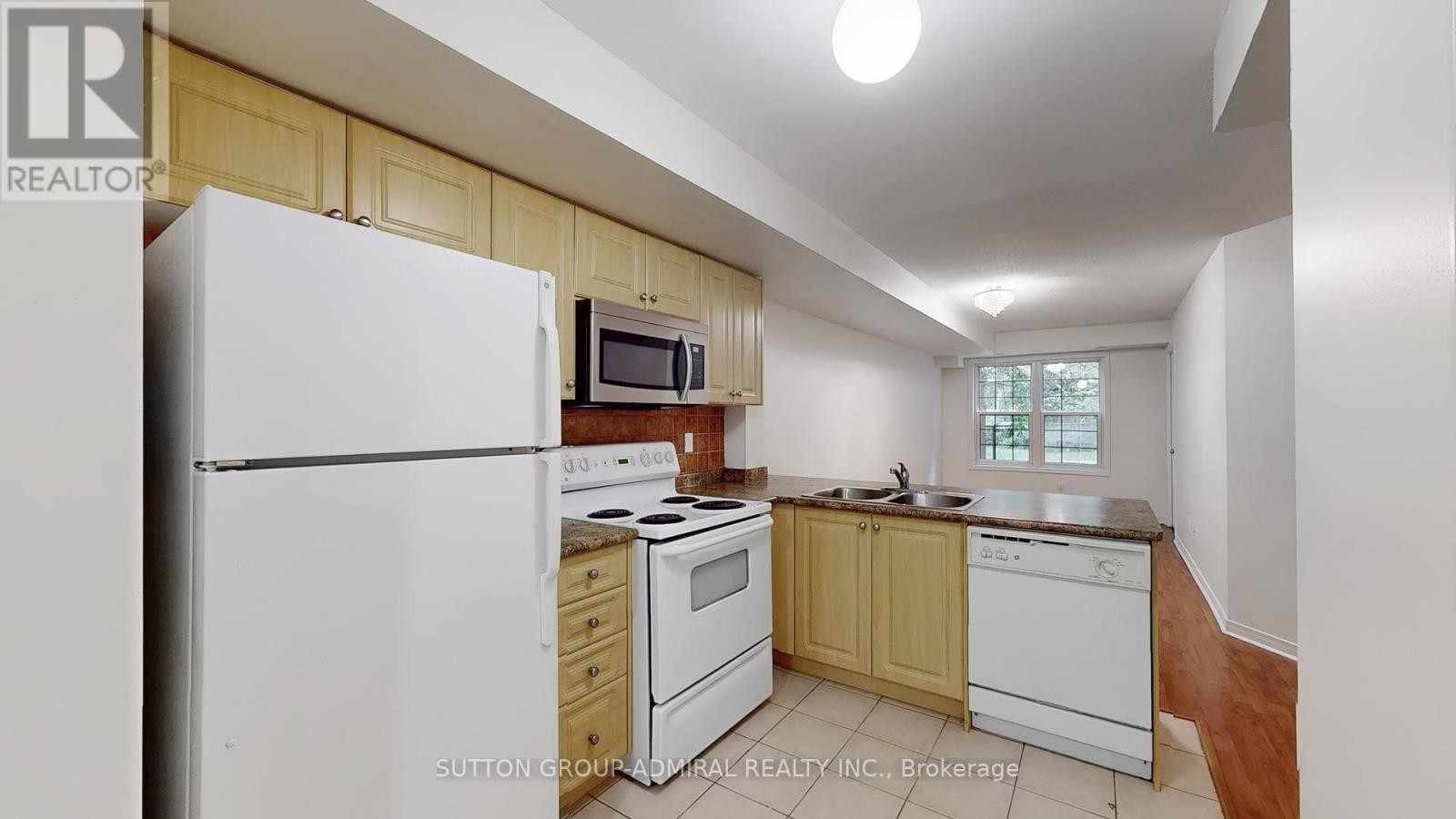












91 - 37 FOUR WINDS DRIVE

,
Toronto (York University Heights),




Ontario
M3J1K7

