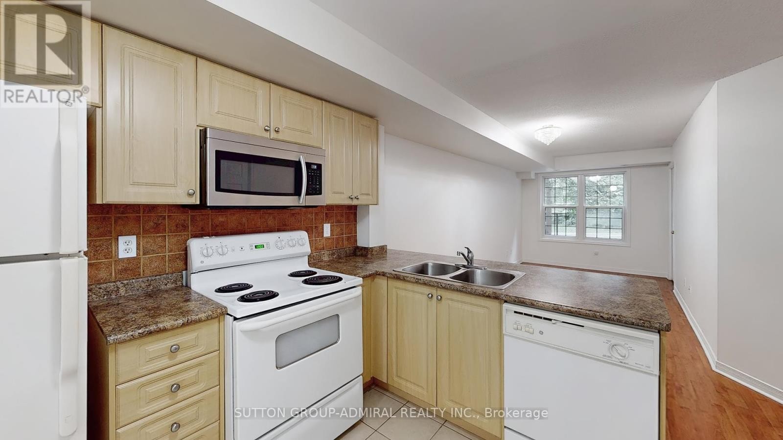 












91 - 37 FOUR WINDS DRIVE

,
Toronto (York University Heights),




Ontario
M3J1K7

