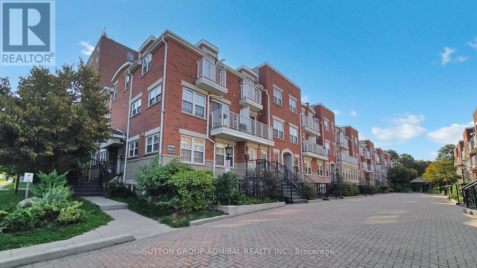 












91 - 37 FOUR WINDS DRIVE

,
Toronto (York University Heights),




Ontario
M3J1K7

