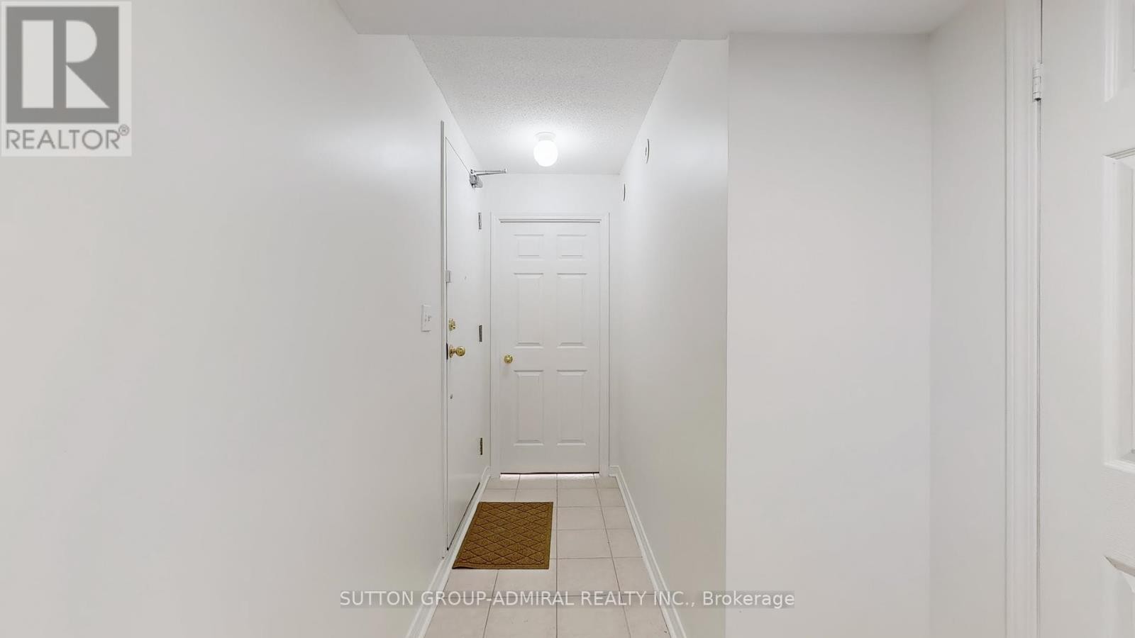 












91 - 37 FOUR WINDS DRIVE

,
Toronto (York University Heights),




Ontario
M3J1K7

