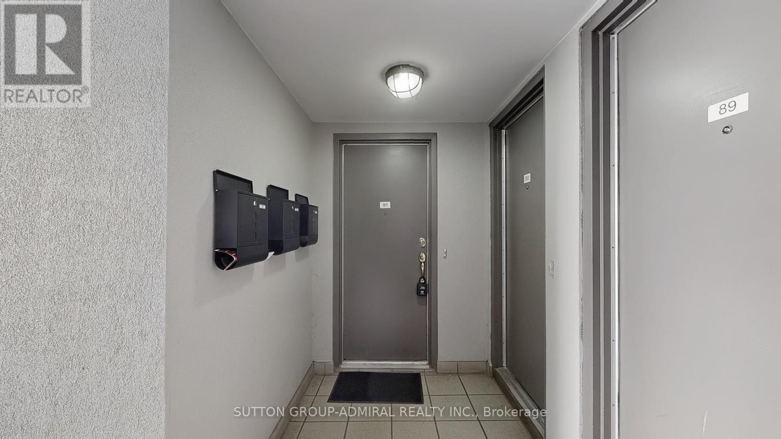 












91 - 37 FOUR WINDS DRIVE

,
Toronto (York University Heights),




Ontario
M3J1K7

