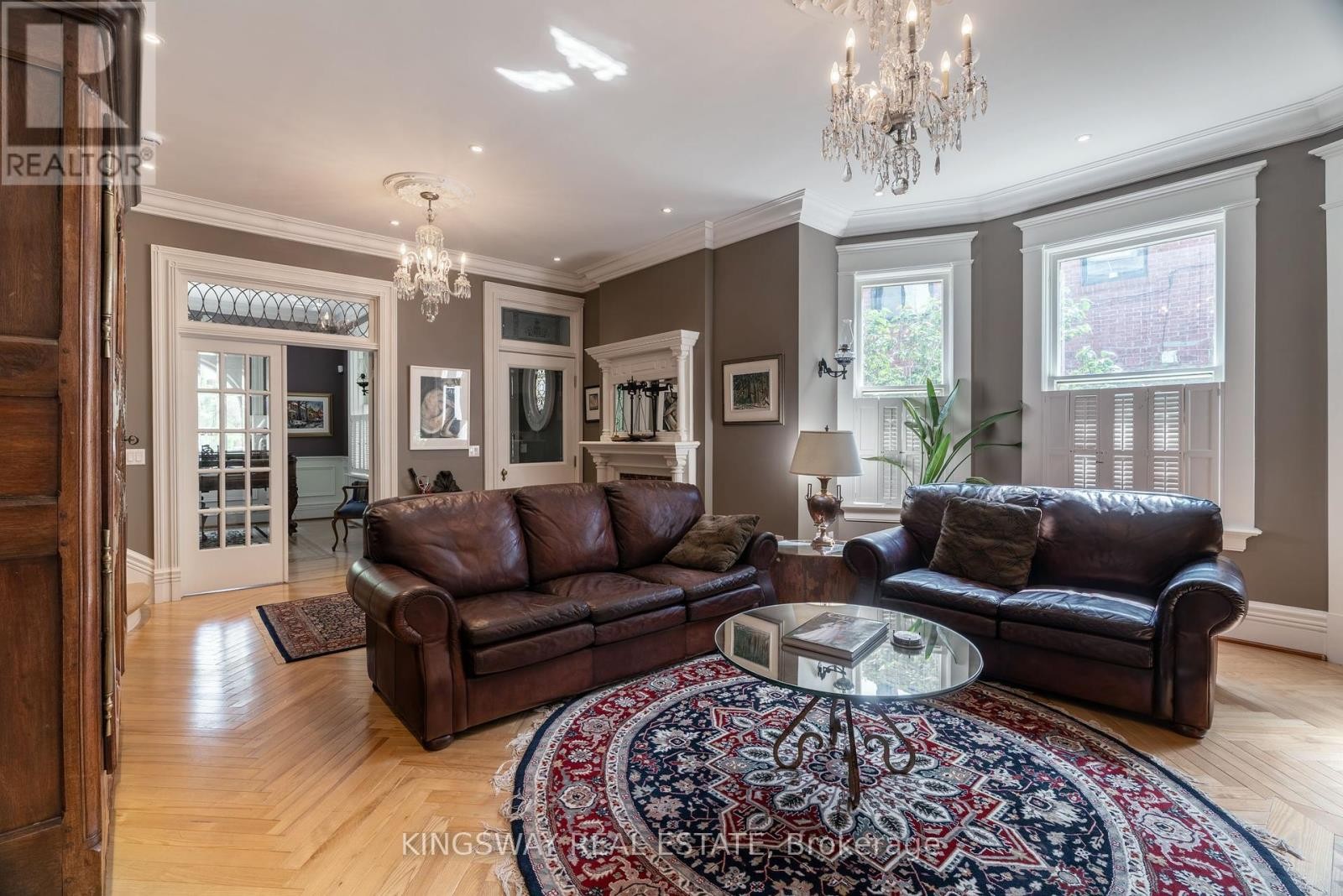 












166 HIGH PARK AVENUE

,
Toronto (High Park North),




Ontario
M6P2S4

