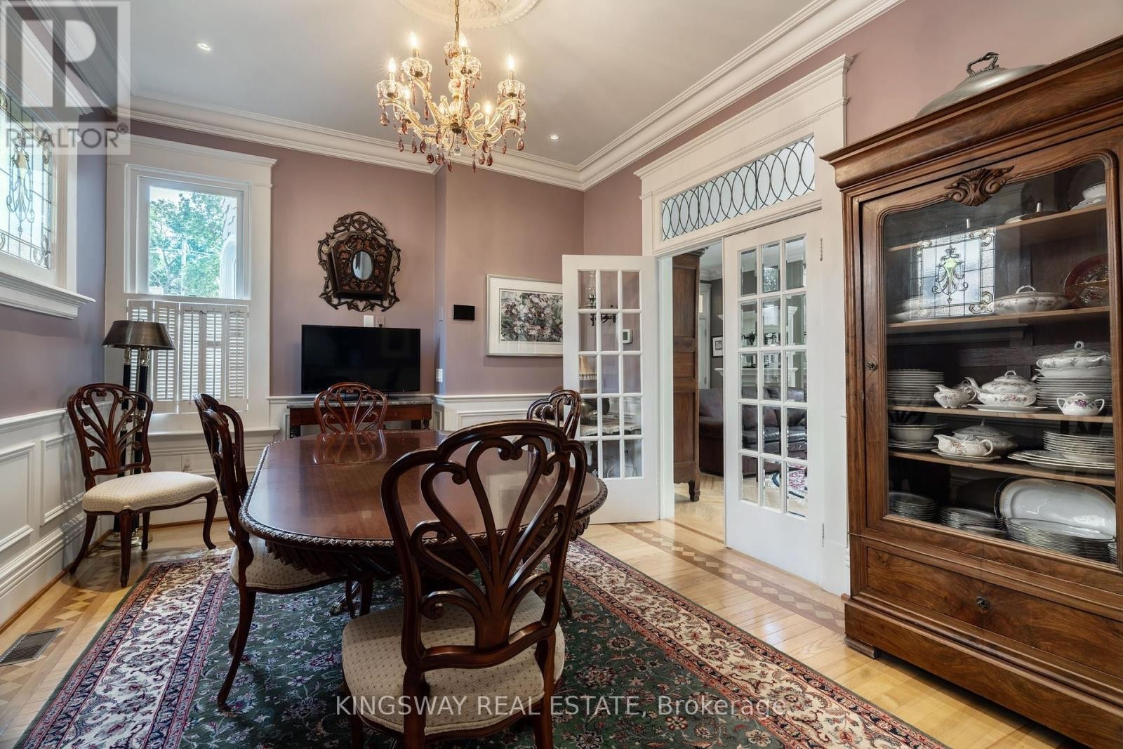 












166 HIGH PARK AVENUE

,
Toronto (High Park North),




Ontario
M6P2S4

