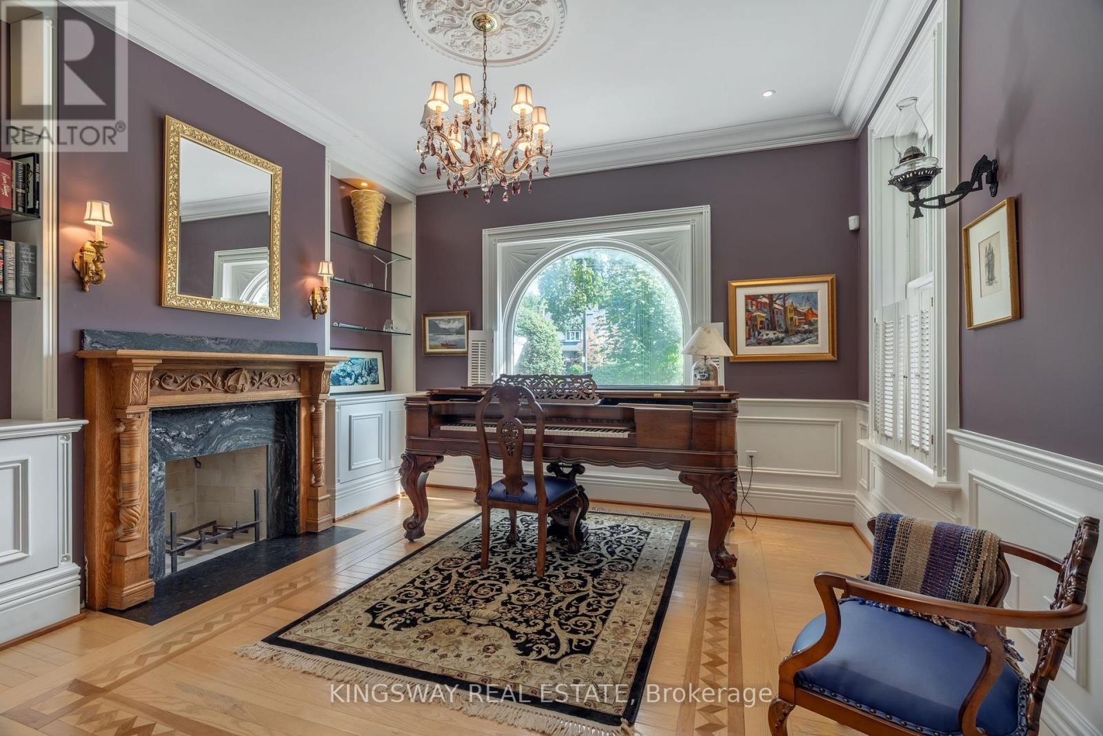 












166 HIGH PARK AVENUE

,
Toronto (High Park North),




Ontario
M6P2S4


