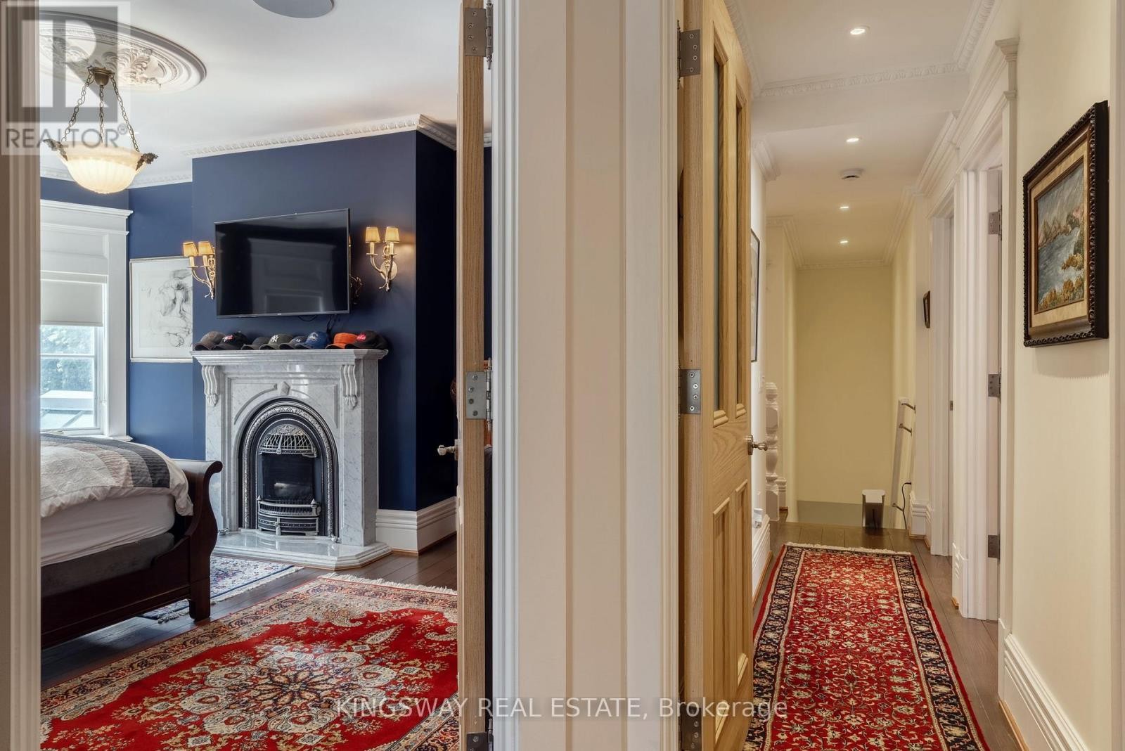 












166 HIGH PARK AVENUE

,
Toronto (High Park North),




Ontario
M6P2S4

