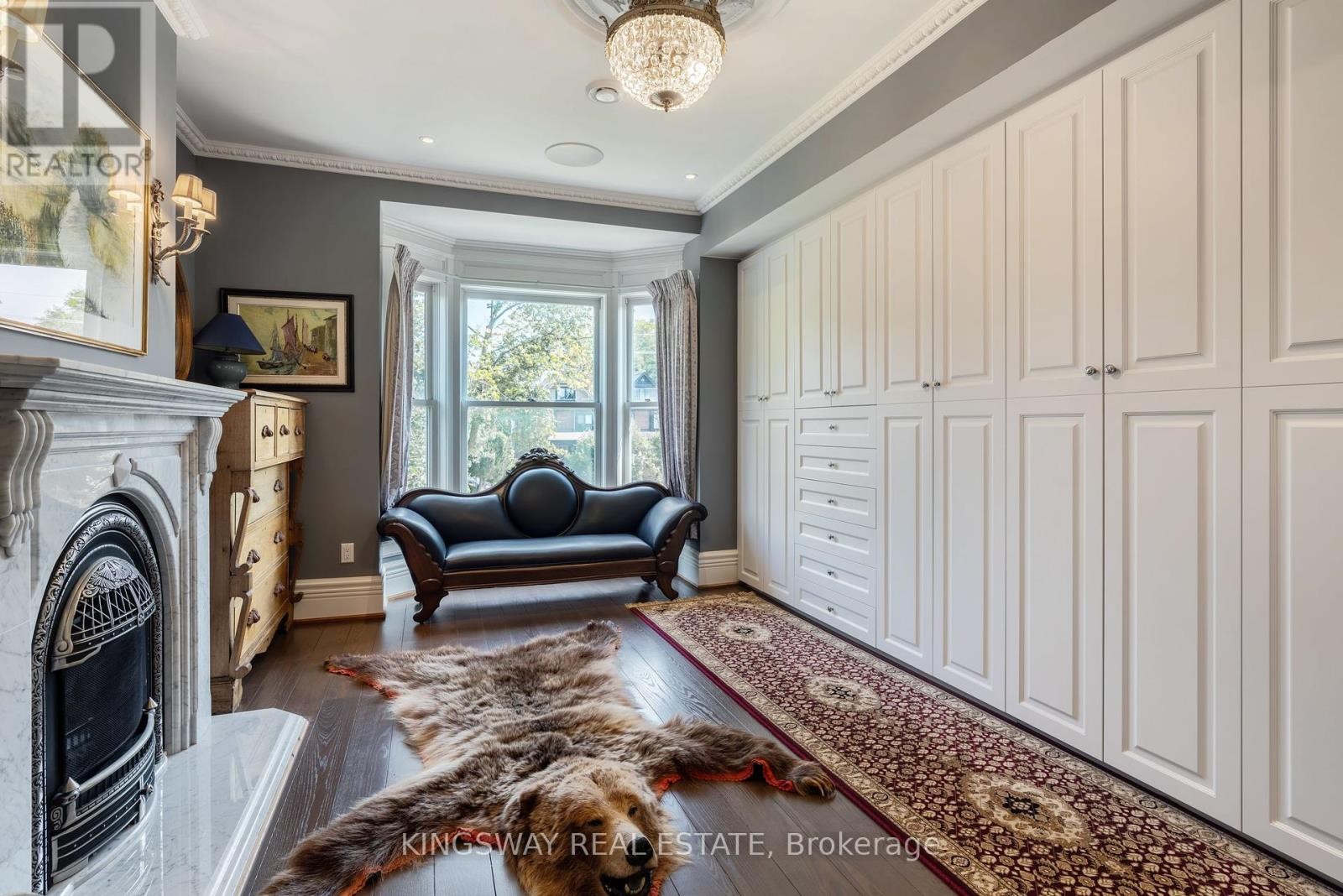 












166 HIGH PARK AVENUE

,
Toronto (High Park North),




Ontario
M6P2S4

