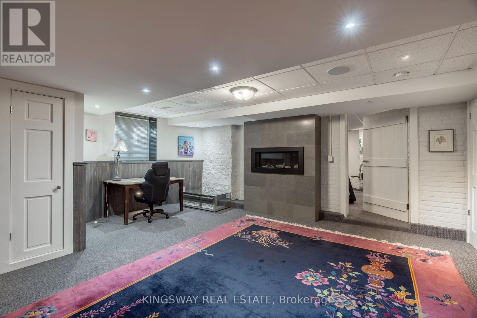 












166 HIGH PARK AVENUE

,
Toronto (High Park North),




Ontario
M6P2S4

