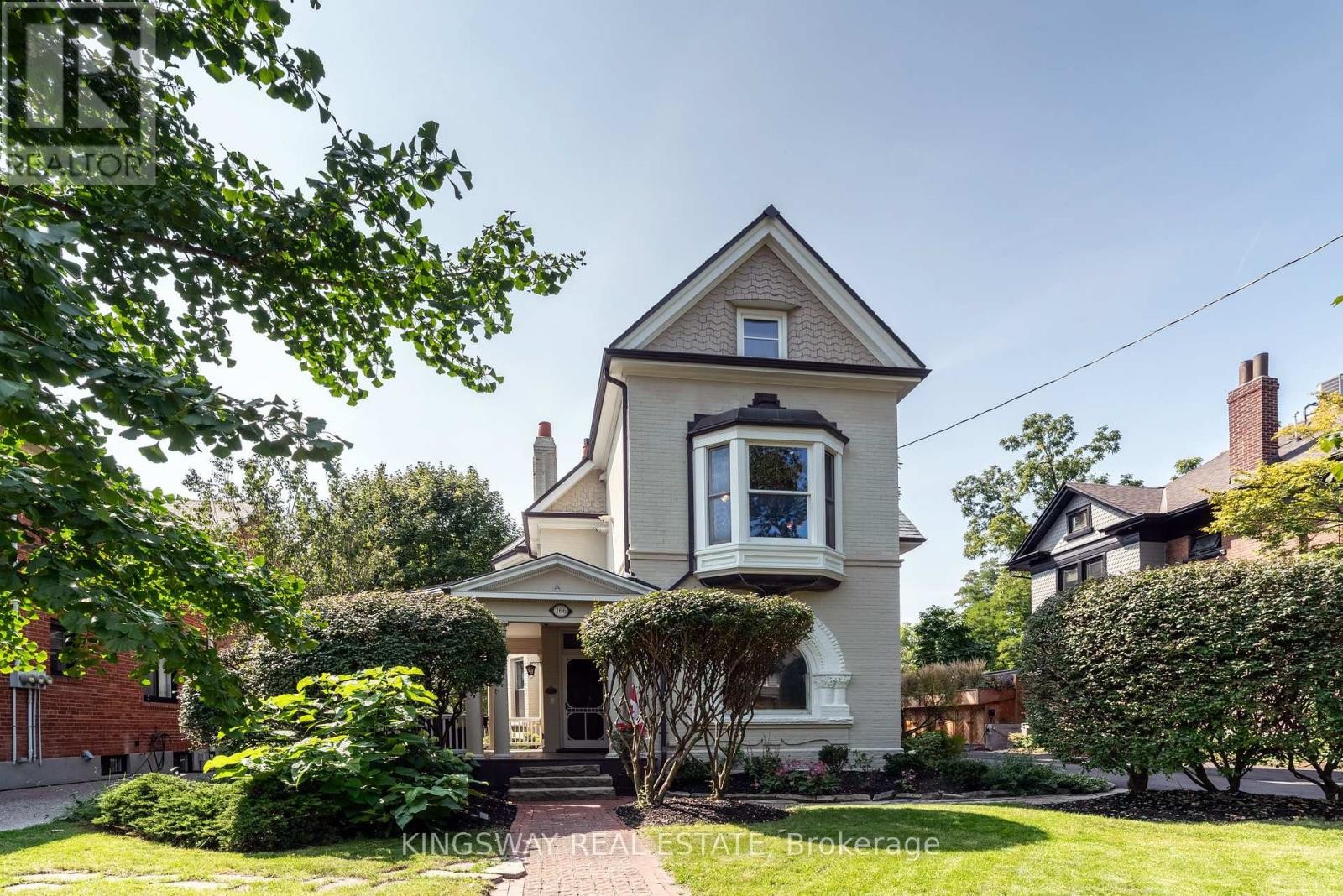 












166 HIGH PARK AVENUE

,
Toronto (High Park North),




Ontario
M6P2S4

