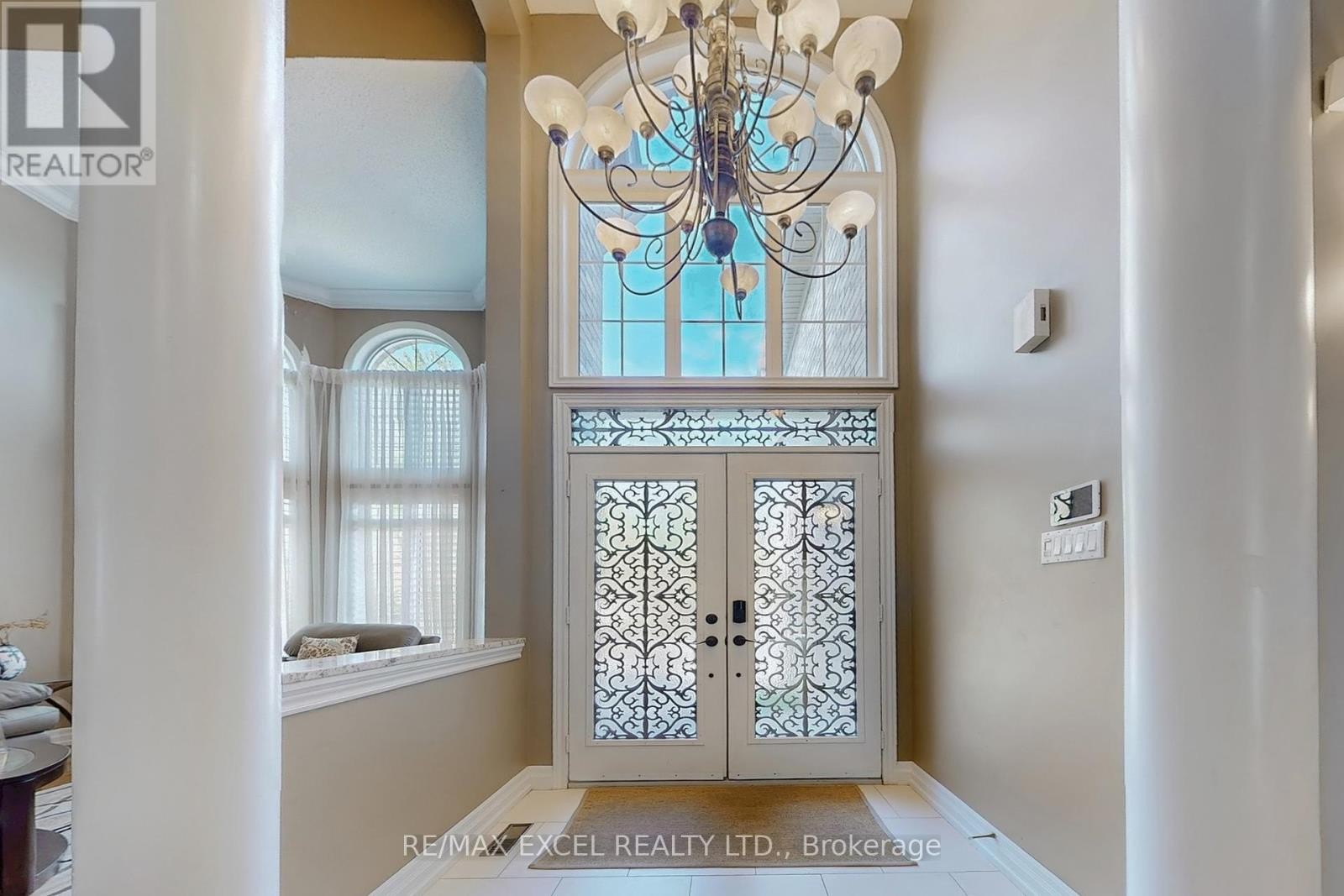 












5368 VAIL COURT

,
Mississauga (Central Erin Mills),




Ontario
L5M6G9

