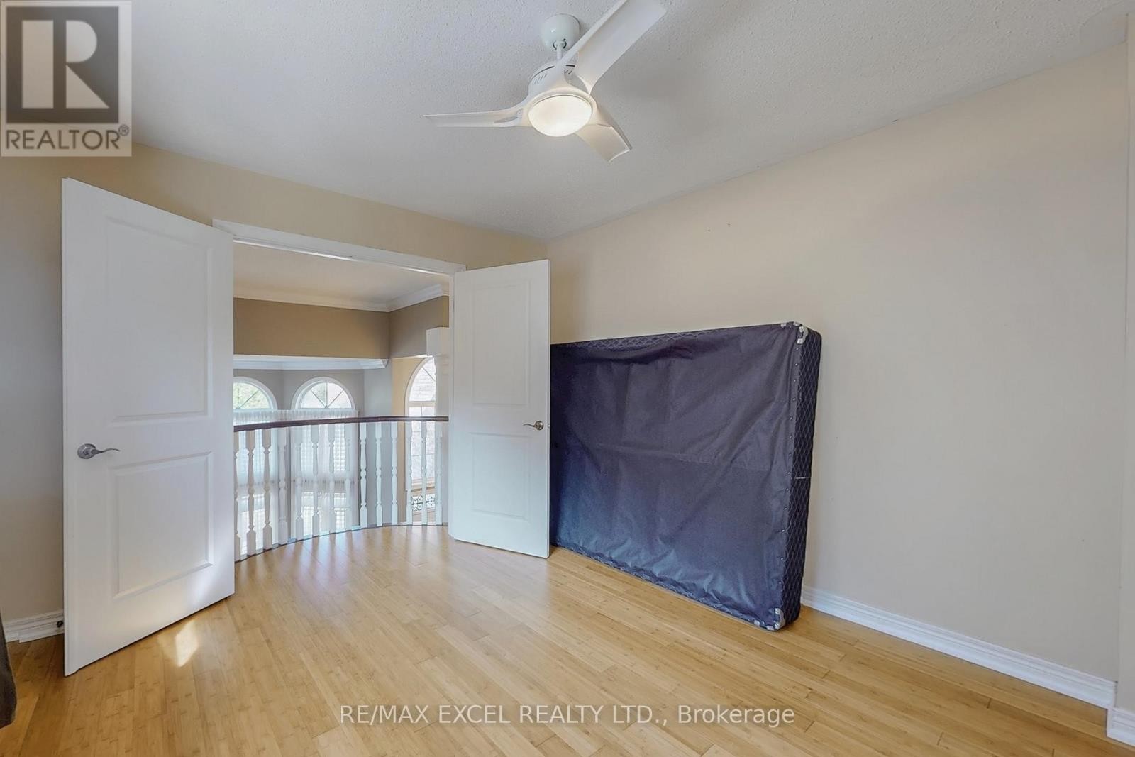 












5368 VAIL COURT

,
Mississauga (Central Erin Mills),




Ontario
L5M6G9

