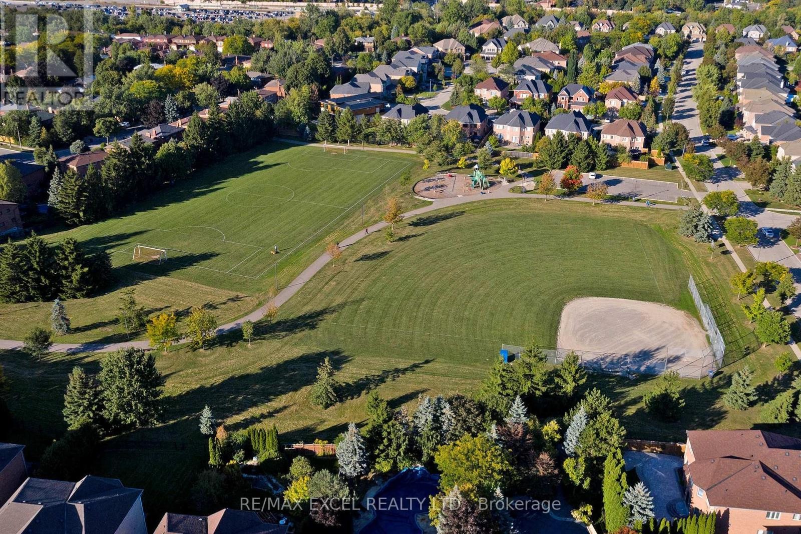 












5368 VAIL COURT

,
Mississauga (Central Erin Mills),




Ontario
L5M6G9

