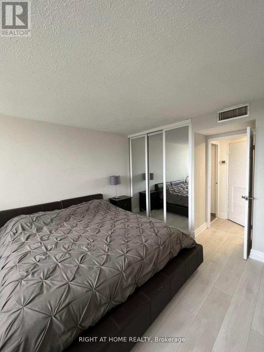 












1018 - 1333 BLOOR STREET

,
Mississauga (Applewood),




Ontario
L4Y3T6

