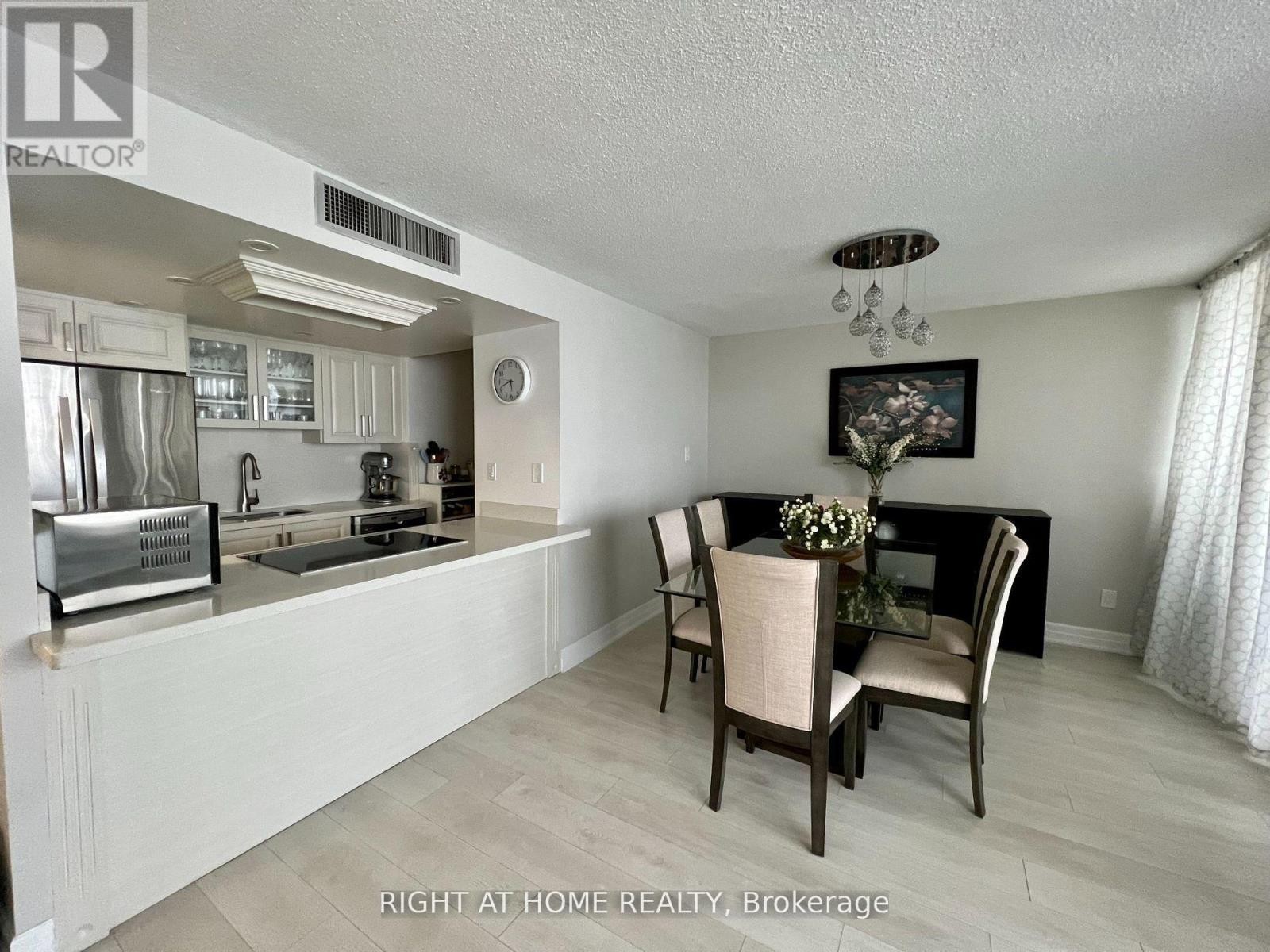 












1018 - 1333 BLOOR STREET

,
Mississauga (Applewood),




Ontario
L4Y3T6

