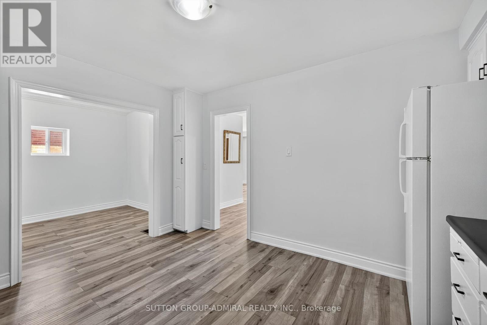 












34 KNOX AVENUE

,
Toronto (Humber Summit),




Ontario
M9L2M3

