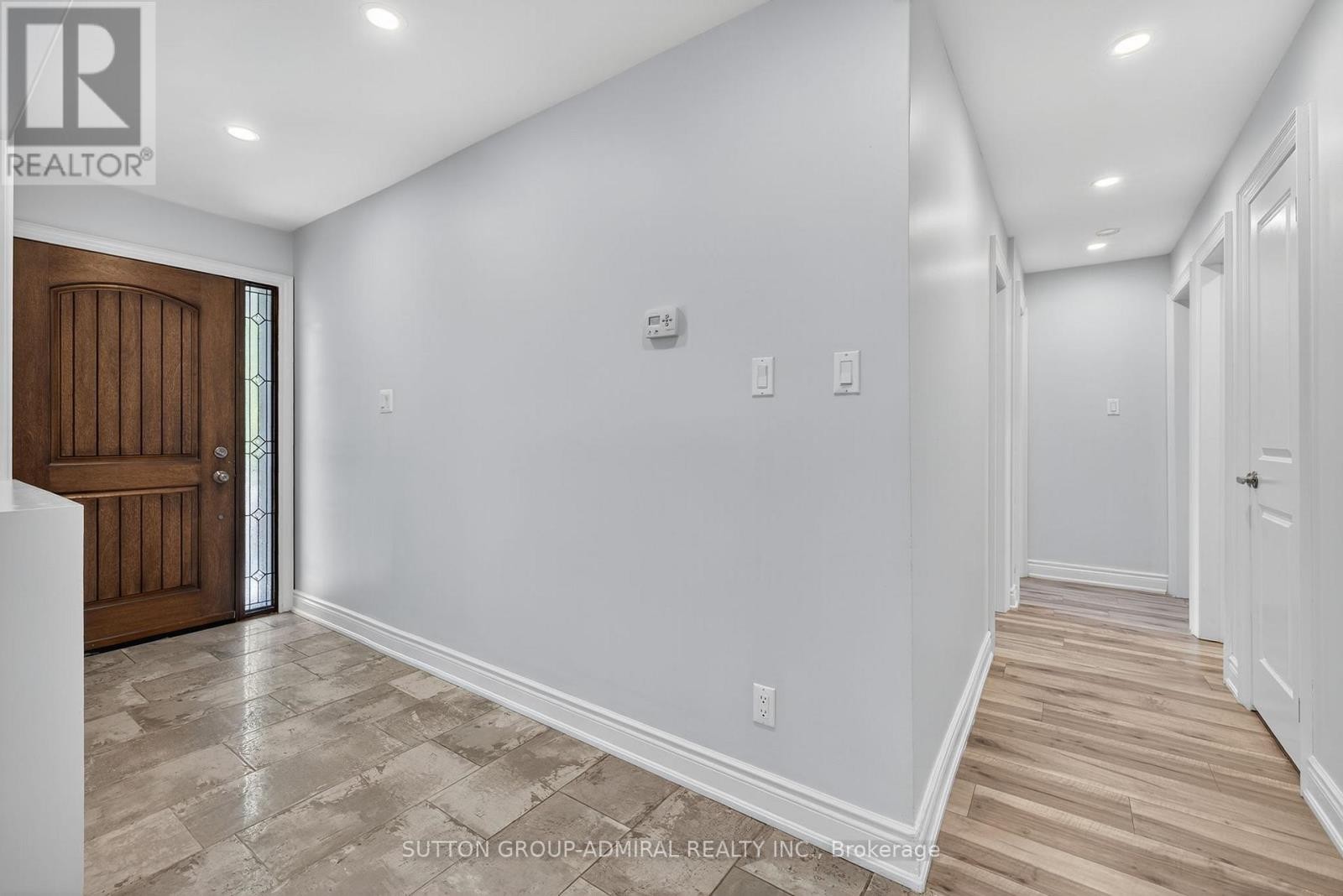 












34 KNOX AVENUE

,
Toronto (Humber Summit),




Ontario
M9L2M3

