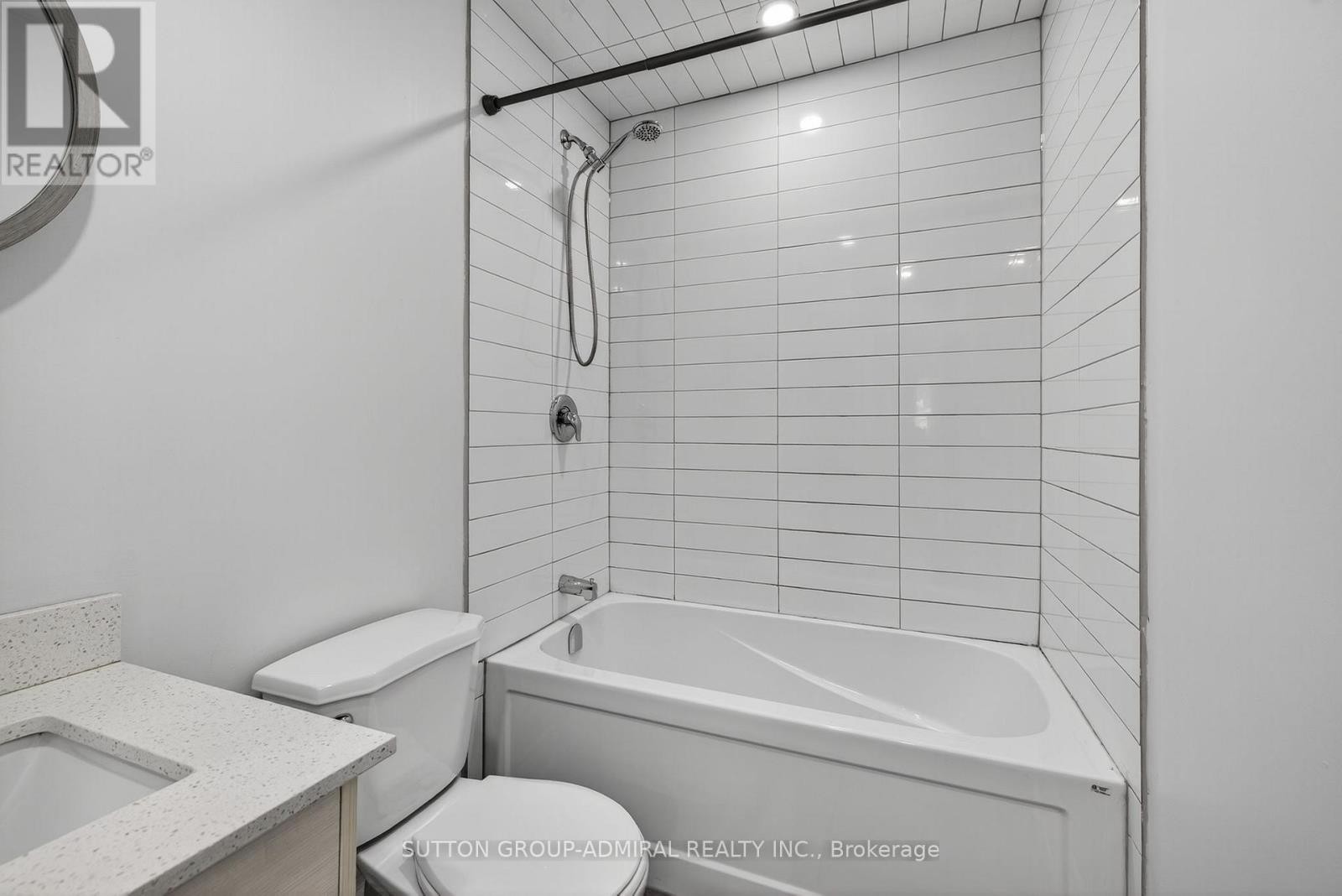 












34 KNOX AVENUE

,
Toronto (Humber Summit),




Ontario
M9L2M3

