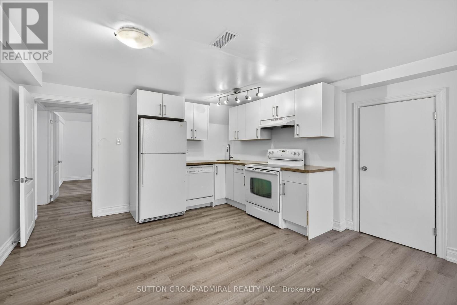 












34 KNOX AVENUE

,
Toronto (Humber Summit),




Ontario
M9L2M3

