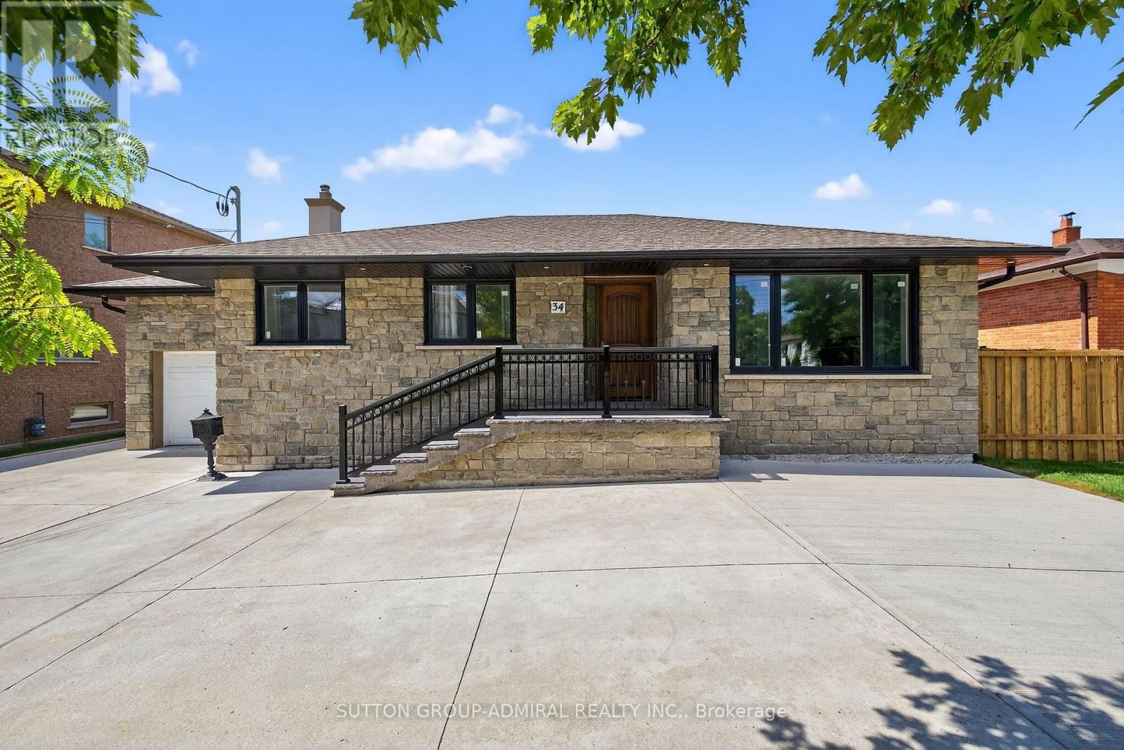 












34 KNOX AVENUE

,
Toronto (Humber Summit),




Ontario
M9L2M3

