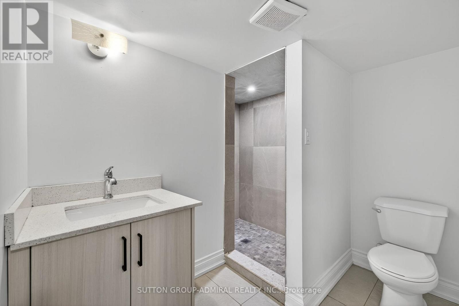 












34 KNOX AVENUE

,
Toronto (Humber Summit),




Ontario
M9L2M3

