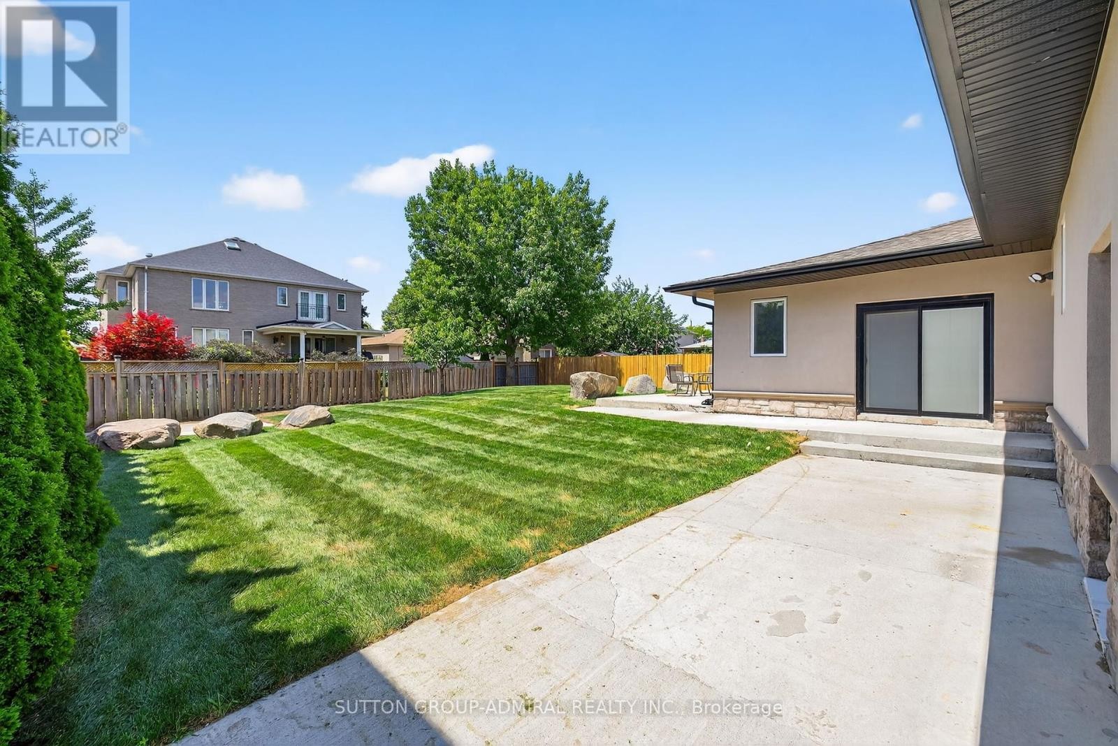 












34 KNOX AVENUE

,
Toronto (Humber Summit),




Ontario
M9L2M3

