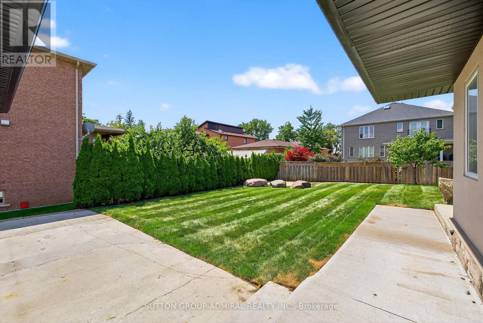 












34 KNOX AVENUE

,
Toronto (Humber Summit),




Ontario
M9L2M3

