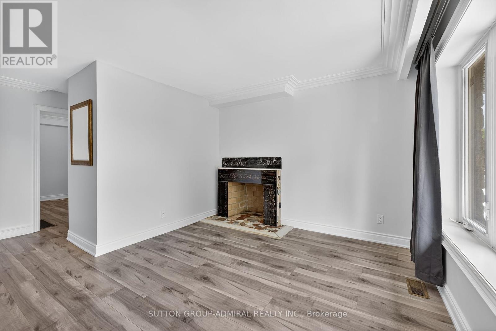 












34 KNOX AVENUE

,
Toronto (Humber Summit),




Ontario
M9L2M3

