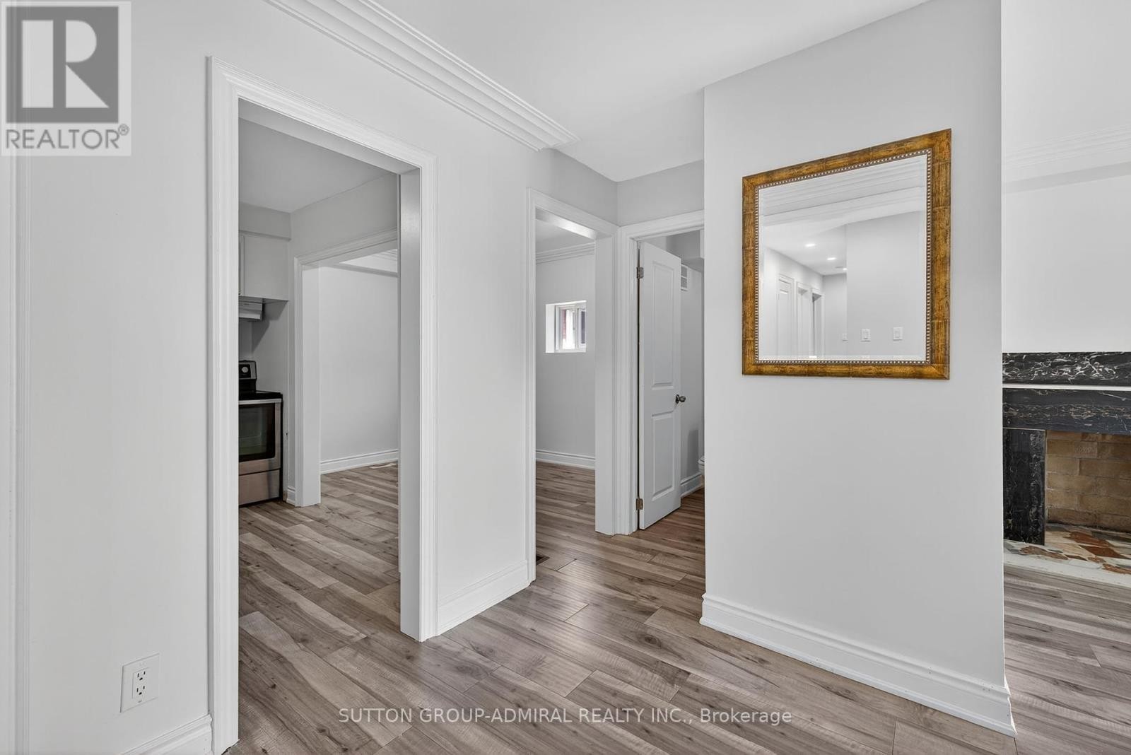 












34 KNOX AVENUE

,
Toronto (Humber Summit),




Ontario
M9L2M3

