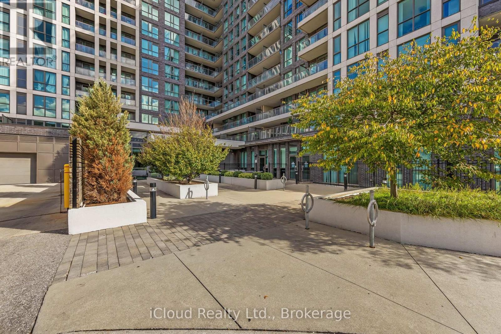 












1002 - 80 ESTHER LORRIE DRIVE

,
Toronto (West Humber-Clairville),




Ontario
M9W0C6


