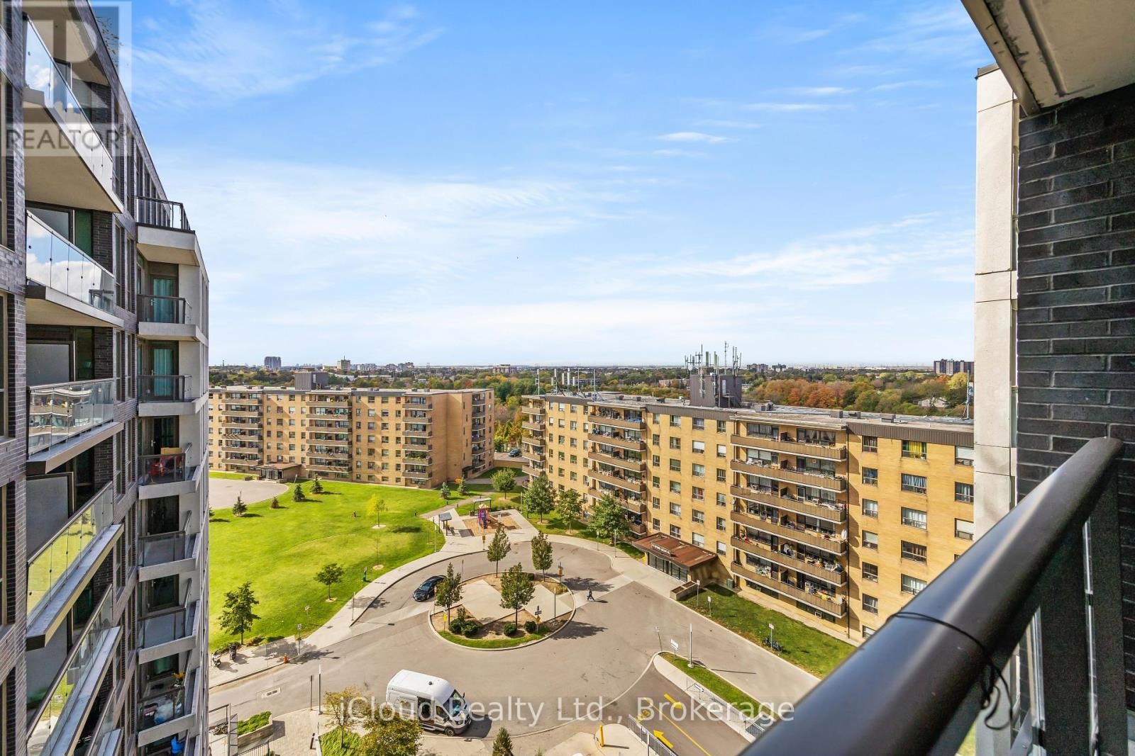 












1002 - 80 ESTHER LORRIE DRIVE

,
Toronto (West Humber-Clairville),




Ontario
M9W0C6

