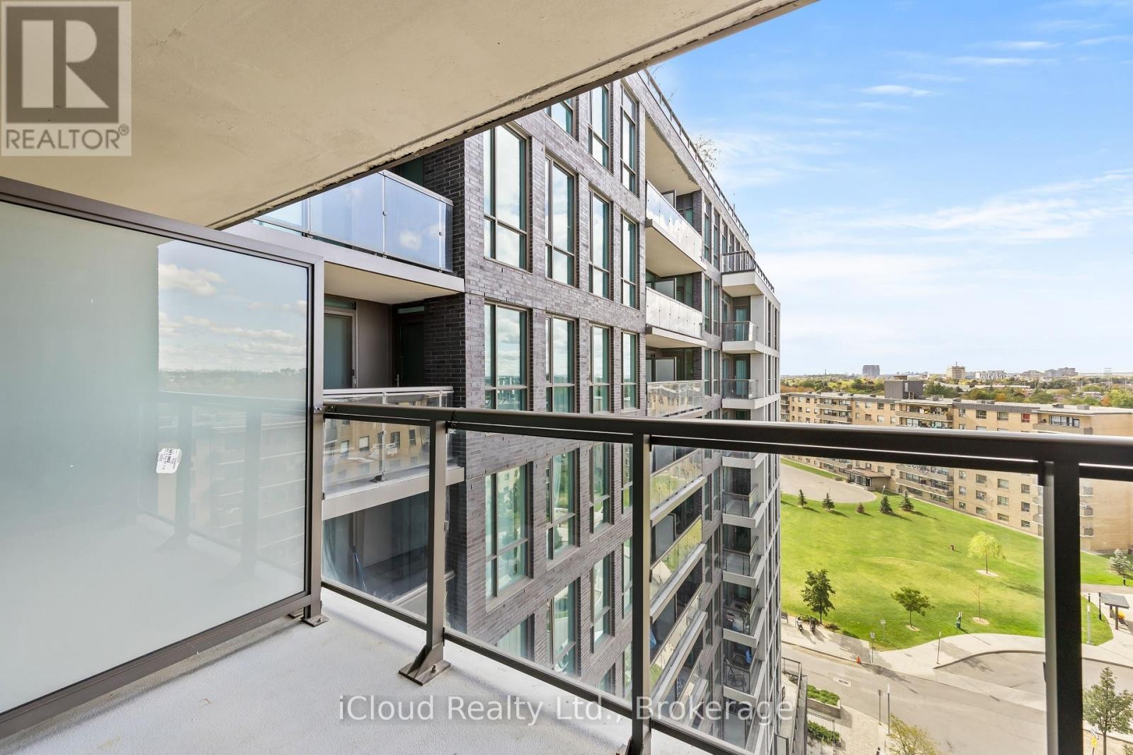












1002 - 80 ESTHER LORRIE DRIVE

,
Toronto (West Humber-Clairville),




Ontario
M9W0C6

