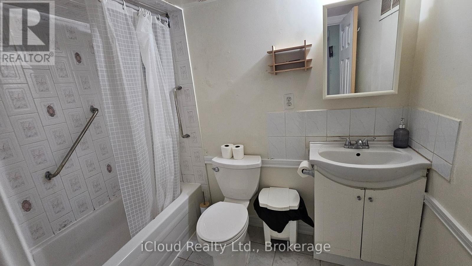 












BSMNT - 71 GRASSINGTON CRESCENT

,
Brampton (Northgate),




Ontario
L6S1Z5

