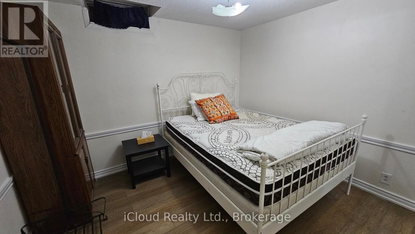 












BSMNT - 71 GRASSINGTON CRESCENT

,
Brampton (Northgate),




Ontario
L6S1Z5

