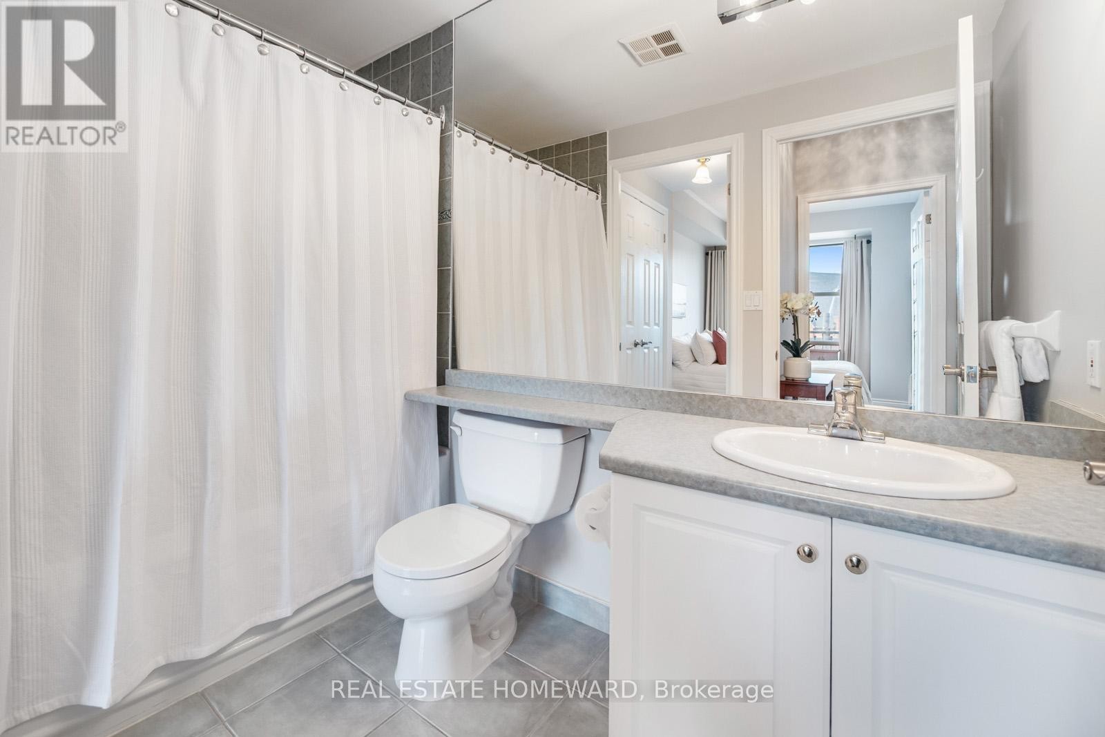 












312 - 3085 BLOOR STREET W

,
Toronto (Stonegate-Queensway),




Ontario
M8X1C9

