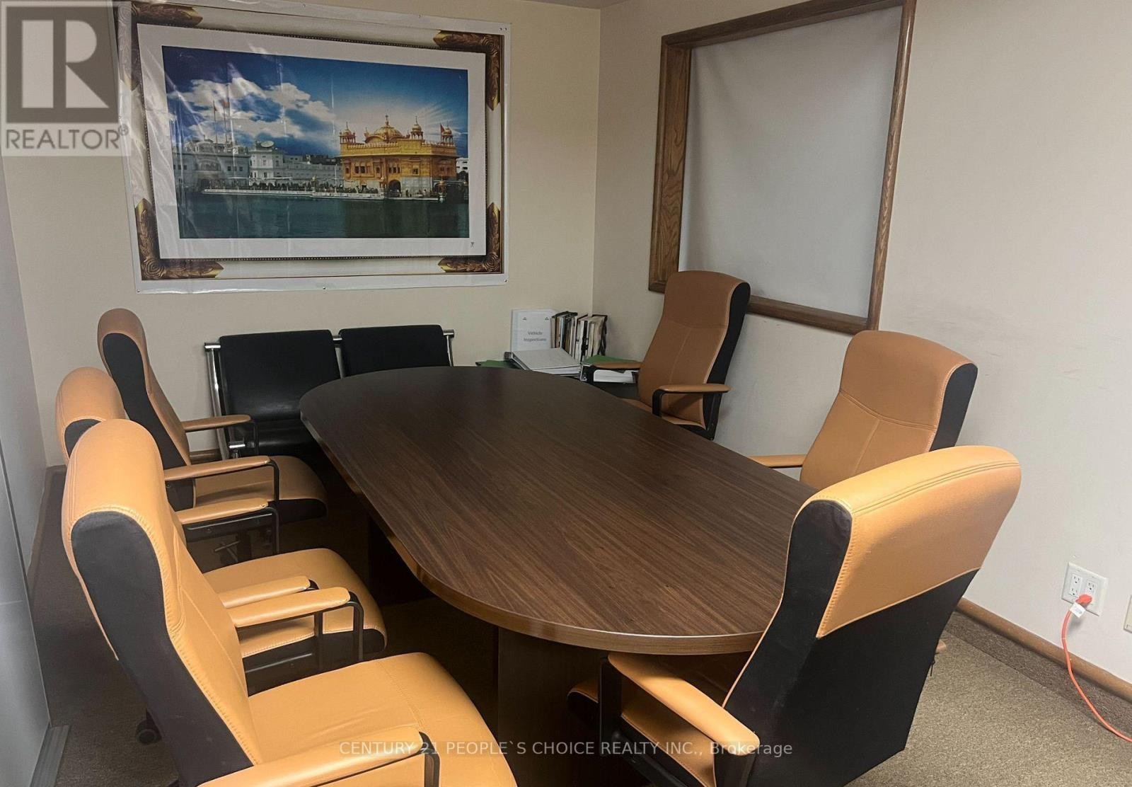 












3 - 139 DEVON ROAD

,
Brampton (Gore Industrial South),




Ontario
L6T5L8

