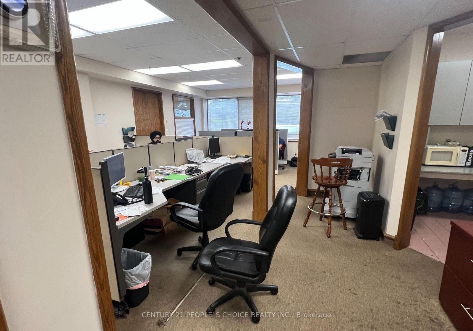 












3 - 139 DEVON ROAD

,
Brampton (Gore Industrial South),




Ontario
L6T5L8

