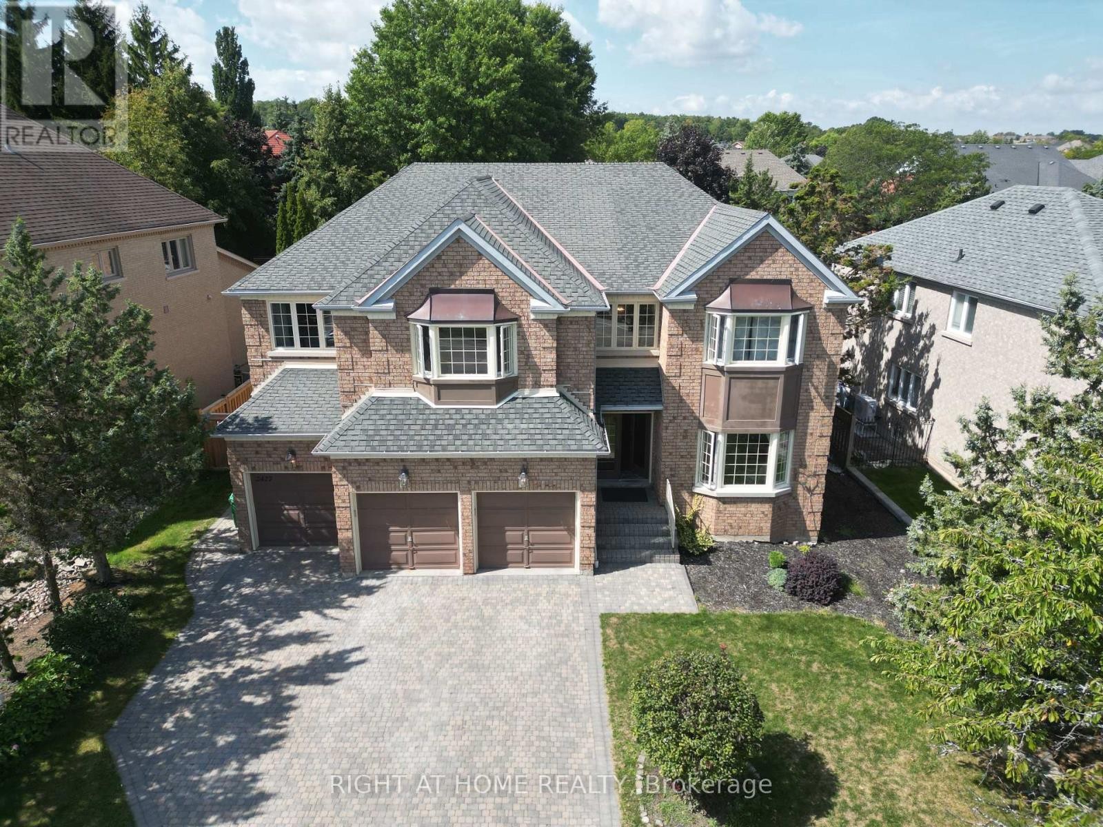 












2427 ERIN CENTRE BOULEVARD

,
Mississauga (Central Erin Mills),




Ontario
L5M5B3

