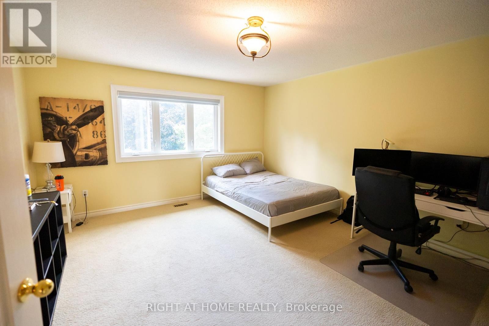 












2427 ERIN CENTRE BOULEVARD

,
Mississauga (Central Erin Mills),




Ontario
L5M5B3

