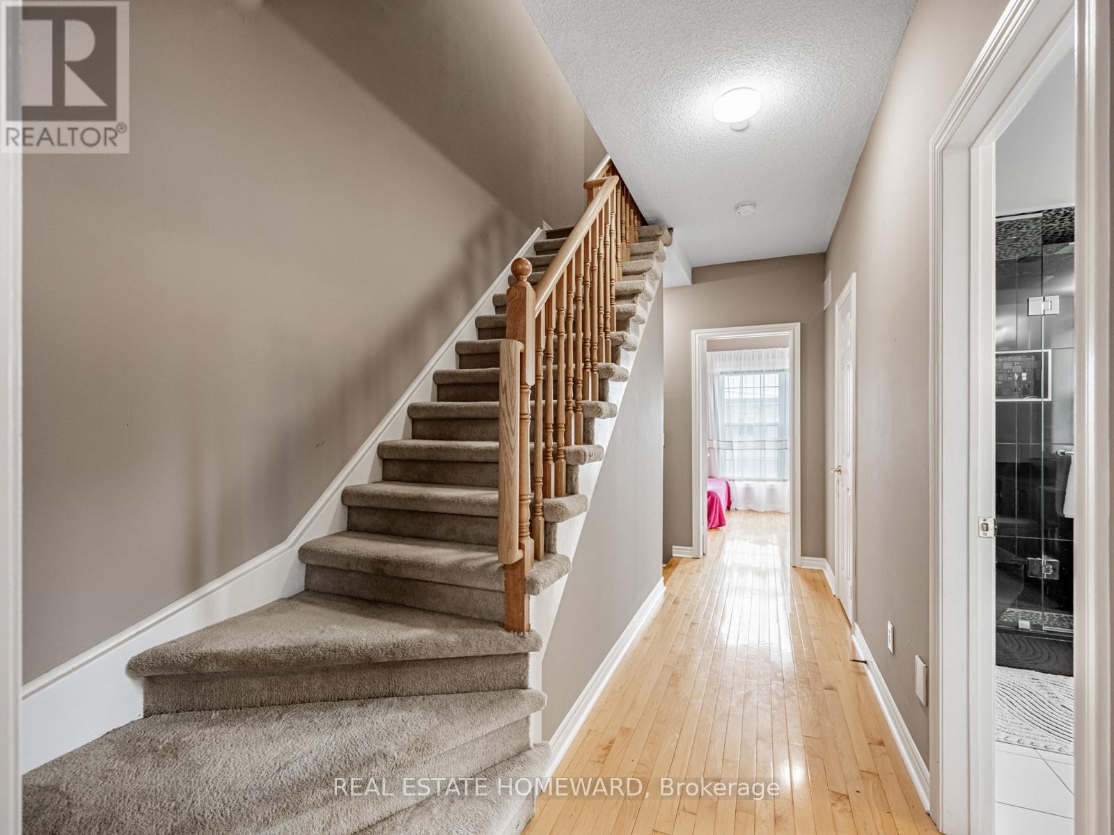 












964A THE QUEENSWAY

,
Toronto (Stonegate-Queensway),




Ontario
M8Z1P5

