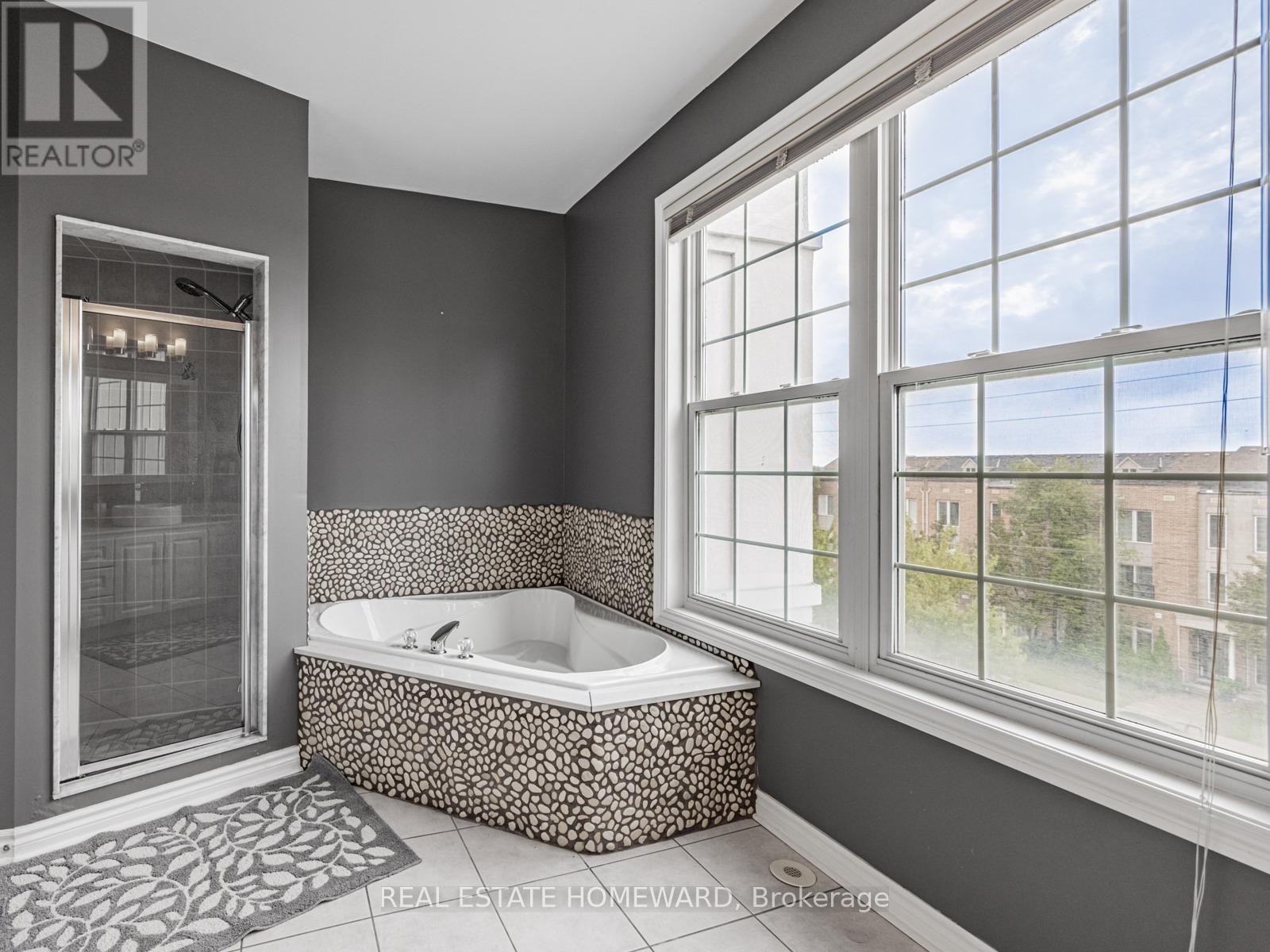 












964A THE QUEENSWAY

,
Toronto (Stonegate-Queensway),




Ontario
M8Z1P5

