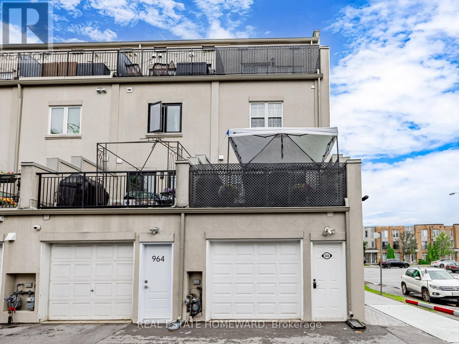 












964A THE QUEENSWAY

,
Toronto (Stonegate-Queensway),




Ontario
M8Z1P5

