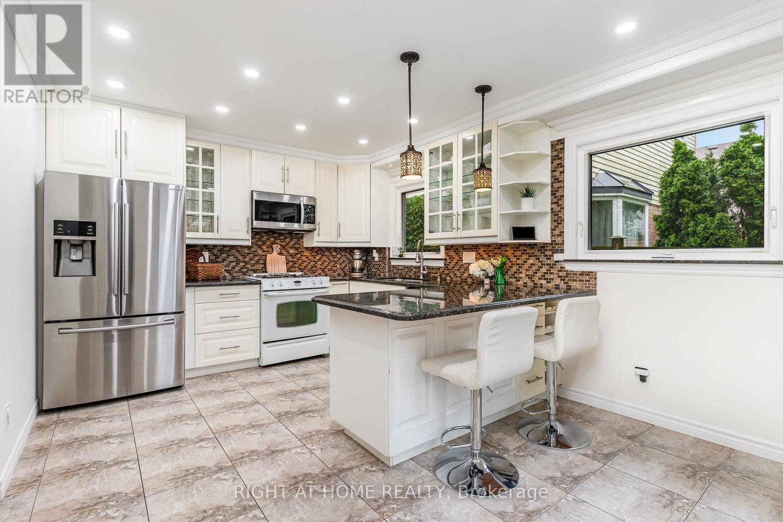 












6829 MARKWOOD PLACE

,
Mississauga (Meadowvale),




Ontario
L5N4K7

